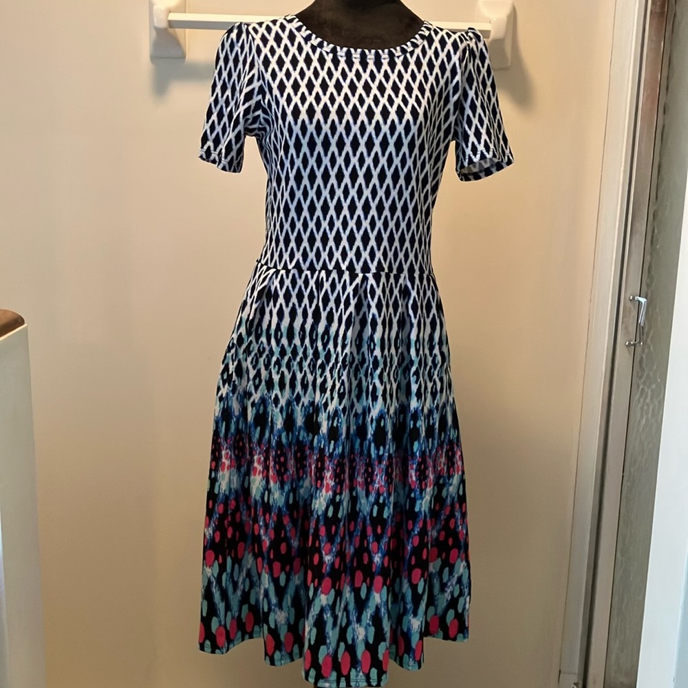 LuLaRoe L Amelia H57